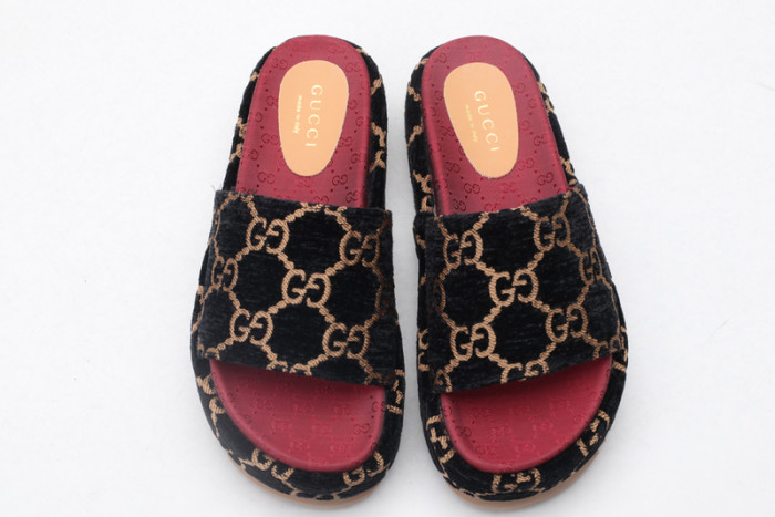 GUI SANDAL