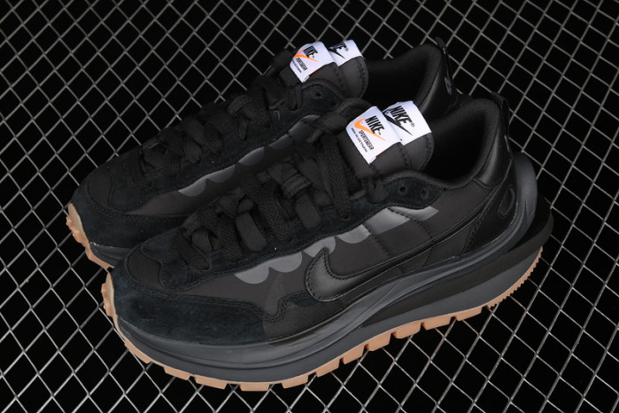 SACAI X VAPORWAFFLE 