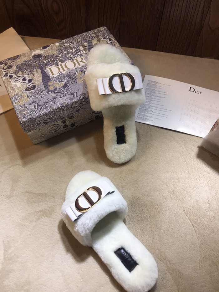 d10r sandal