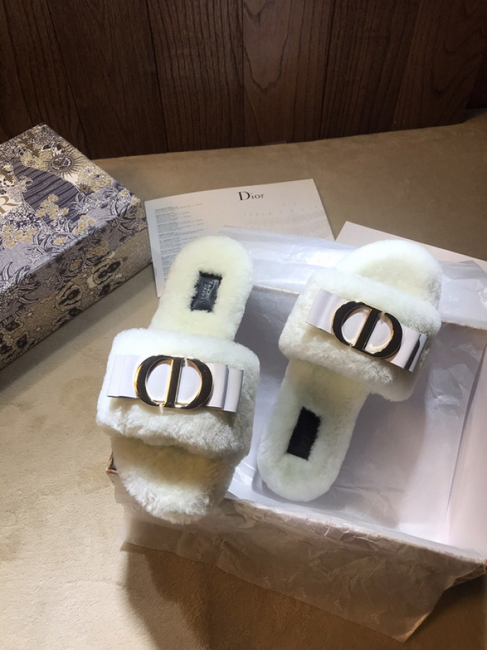 d10r sandal