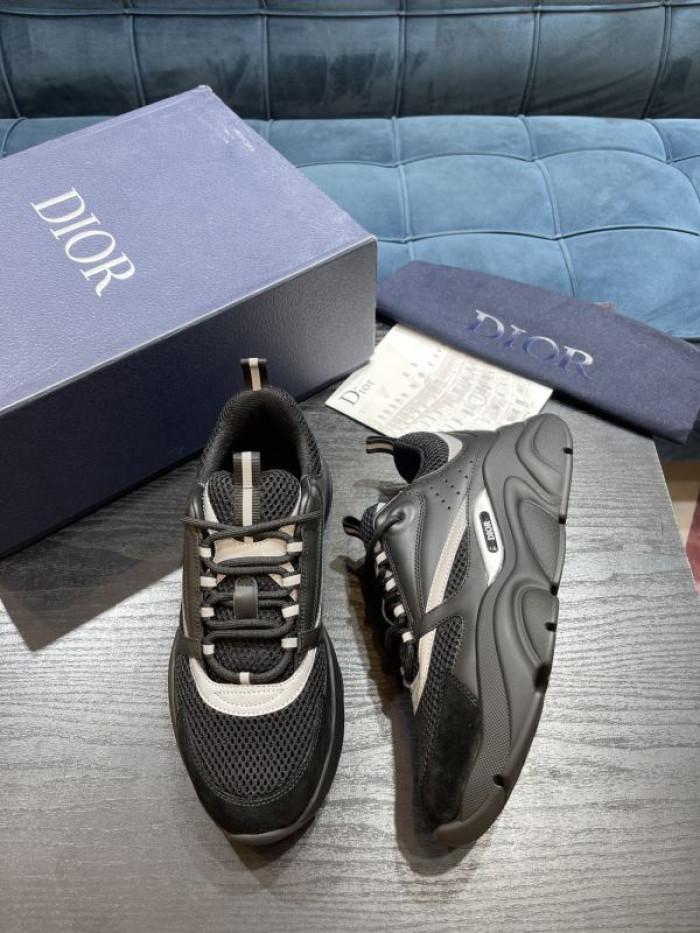 D10R SNEAKER