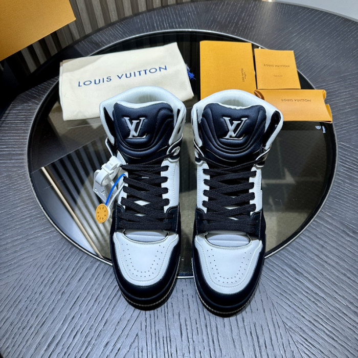 L0VT SNEAKER