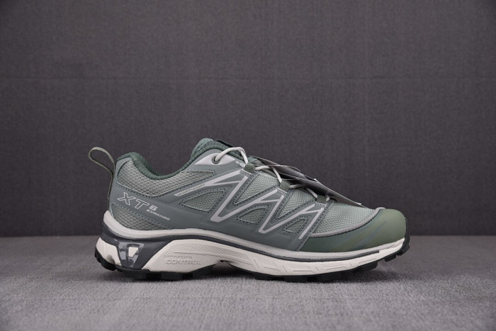 S SNEAKER