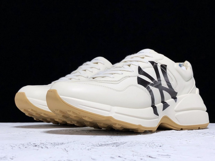 GUI SNEAKER