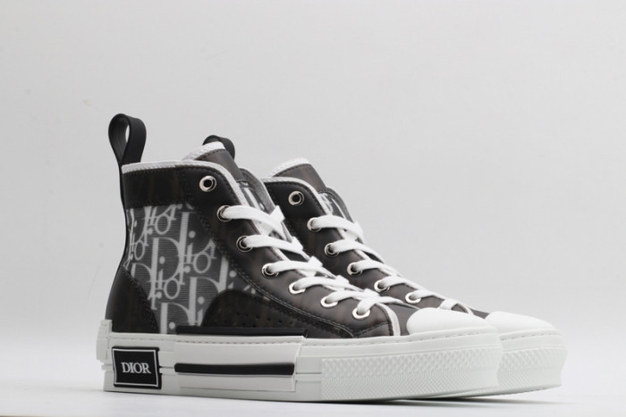 D10R SNEAKER