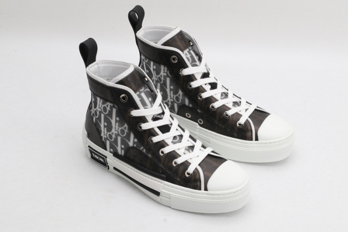 D10R SNEAKER