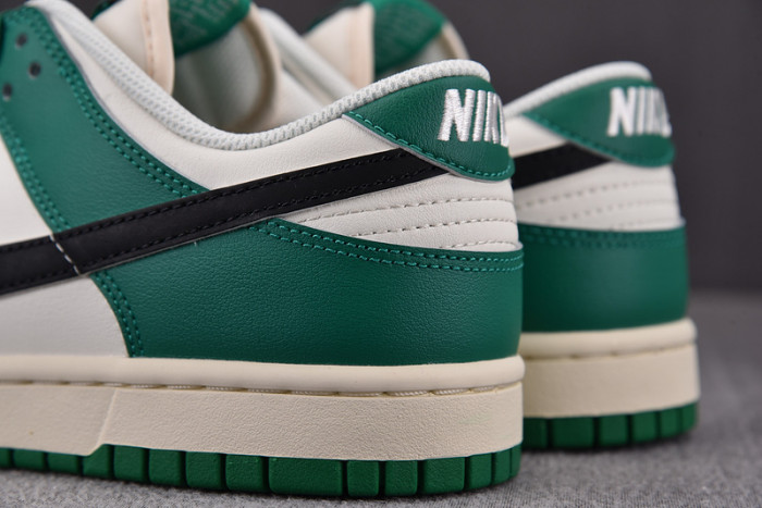 Dunk Low SE “Lottery” DR9654-100