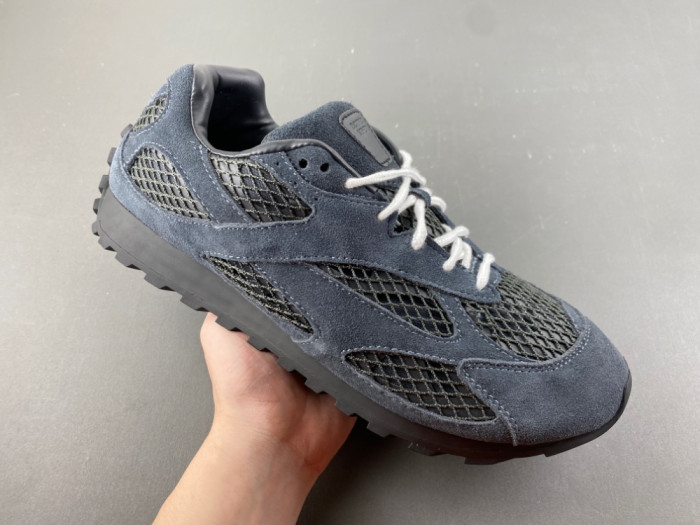 BV sneaker