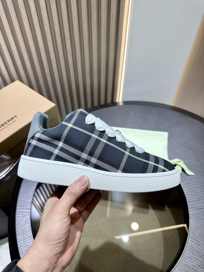 BUB sneaker