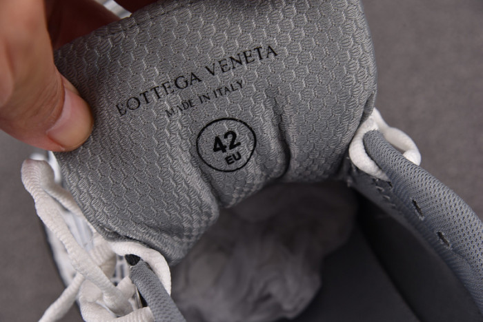 BV sneaker