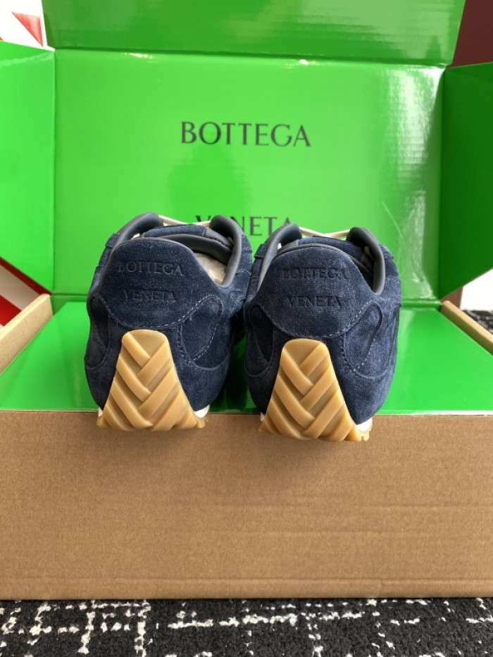 BV sneaker