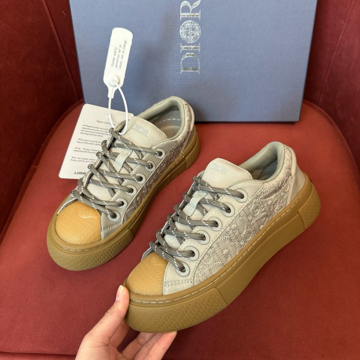 D10R SNEAKER
