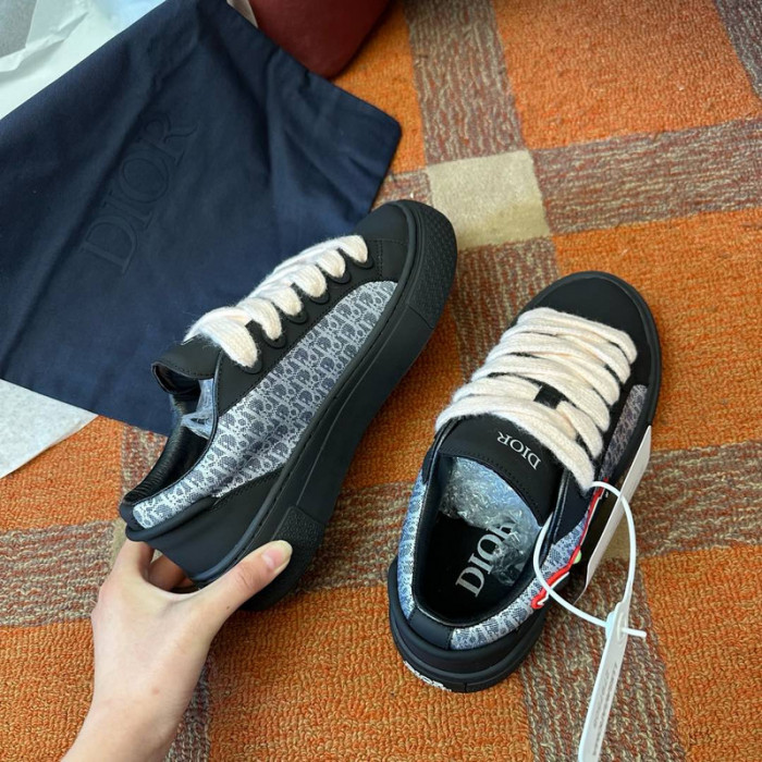 D10R SNEAKER