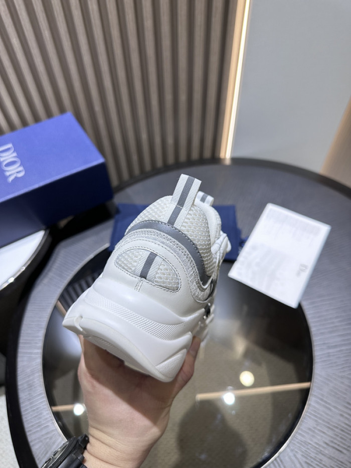 D10R SNEAKER
