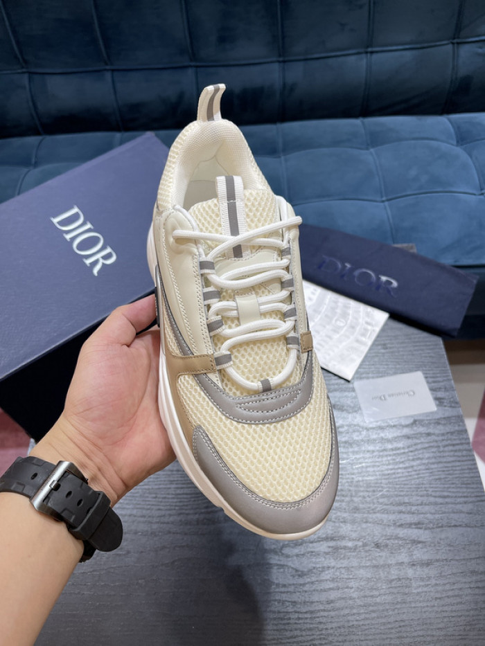 D10R SNEAKER