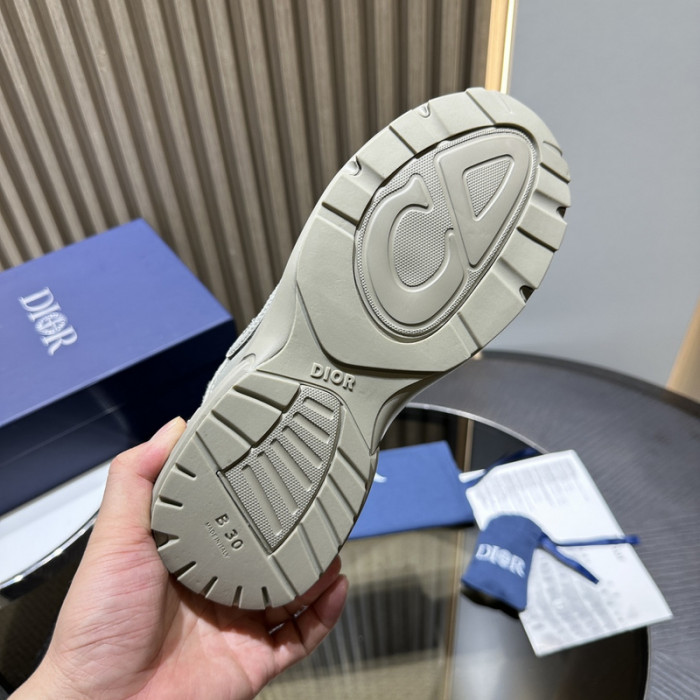 D10R SNEAKER