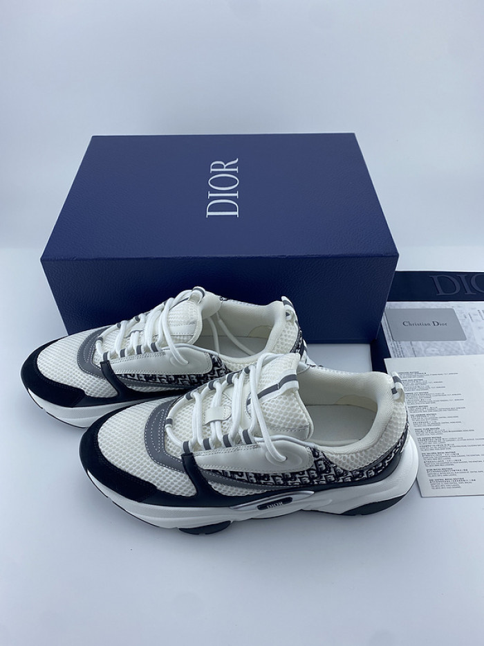 D10R SNEAKER
