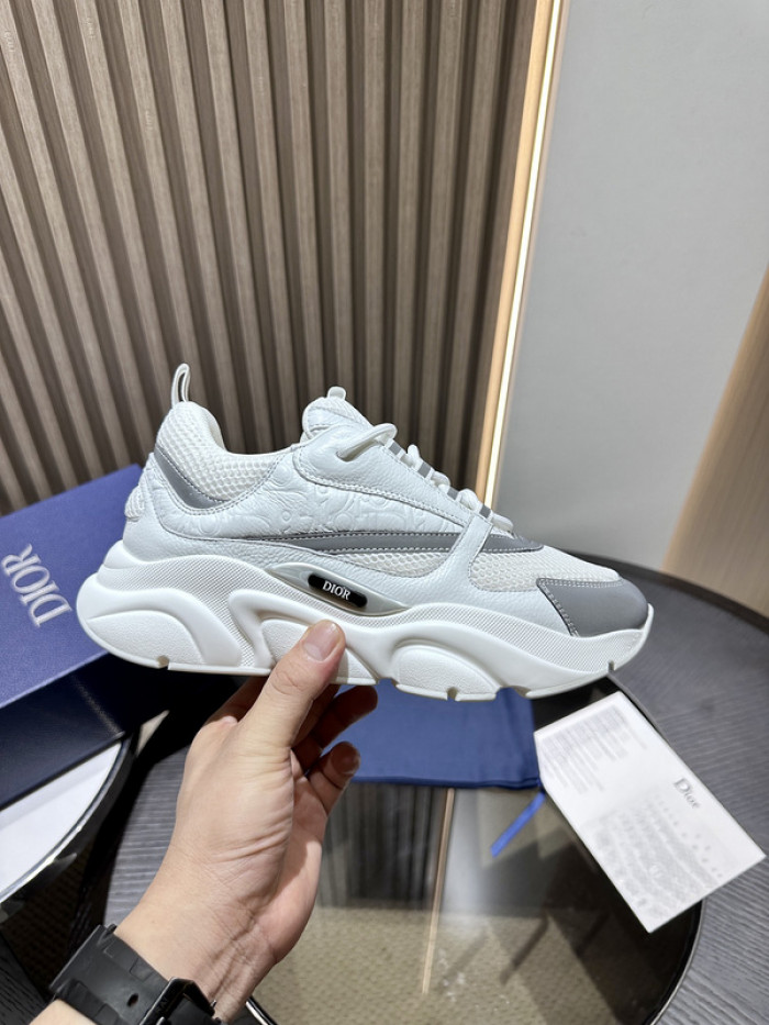 D10R SNEAKER