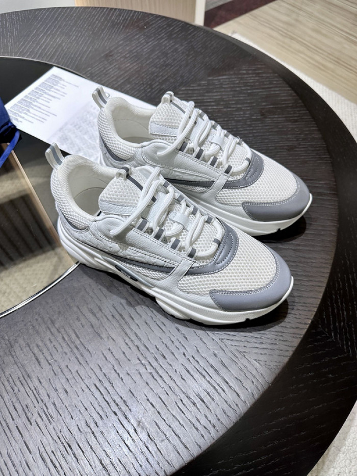 D10R SNEAKER