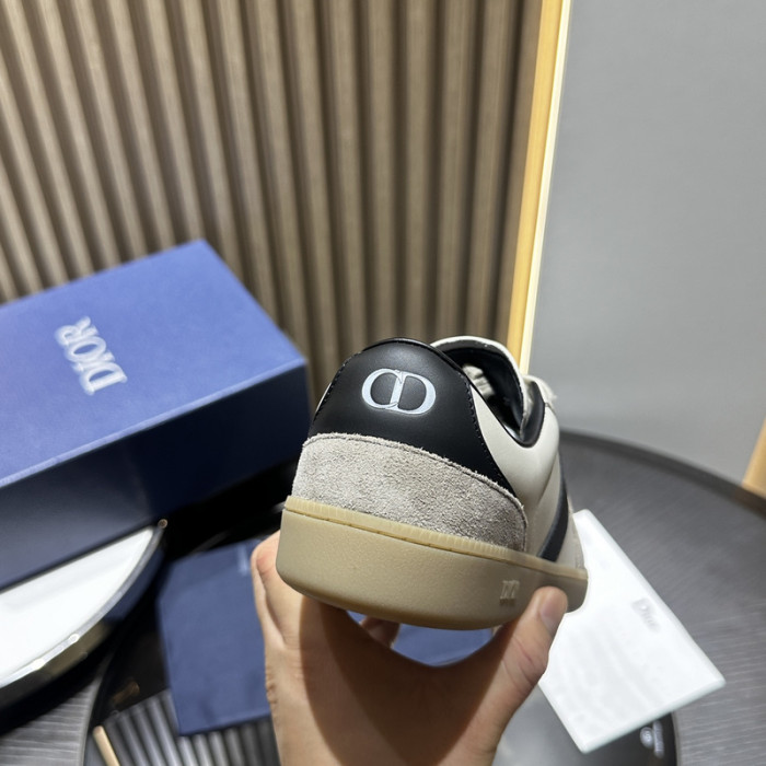 D10R SNEAKER
