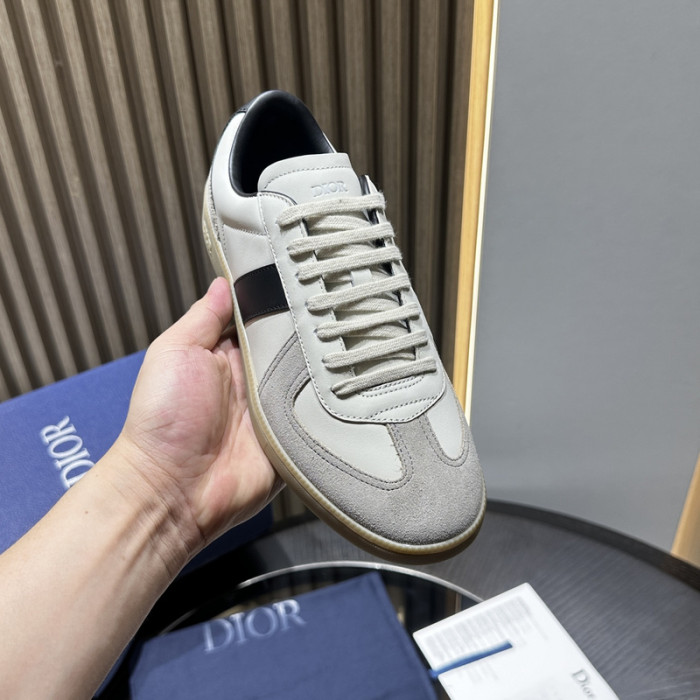 D10R SNEAKER