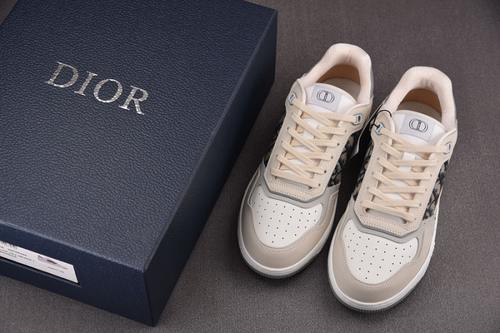 D10R B27 LOW SNEAKER