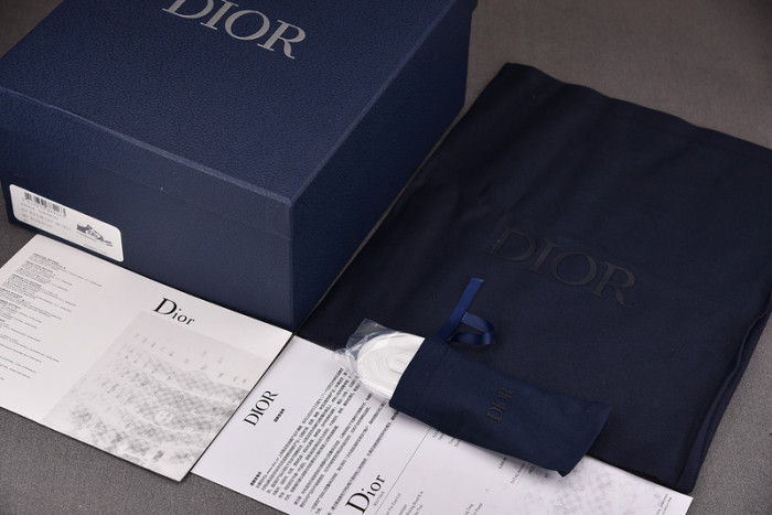 D10R B27 MID SNEAKER