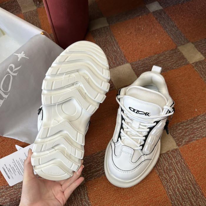 D10R B57 SNEAKER