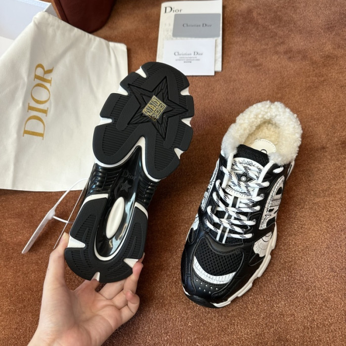 D10R SNEAKER