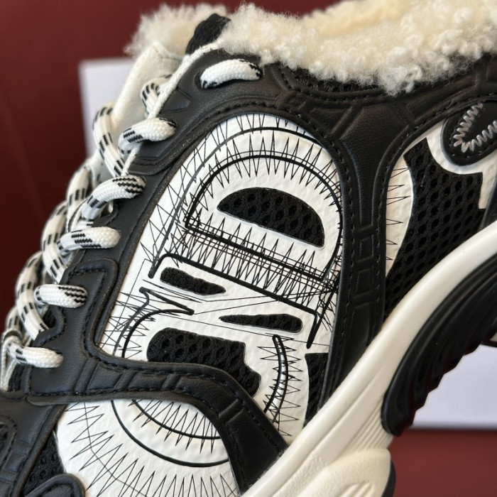 D10R SNEAKER