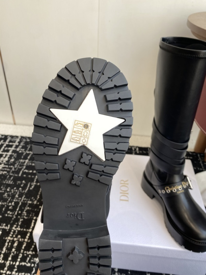 D10R boot