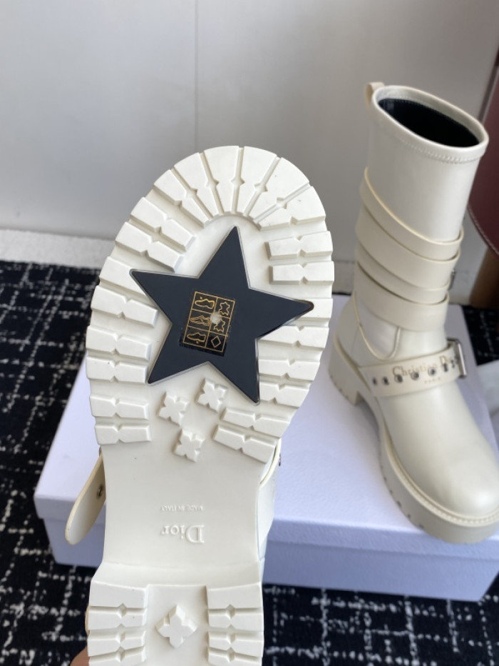 D10R boot (mid)