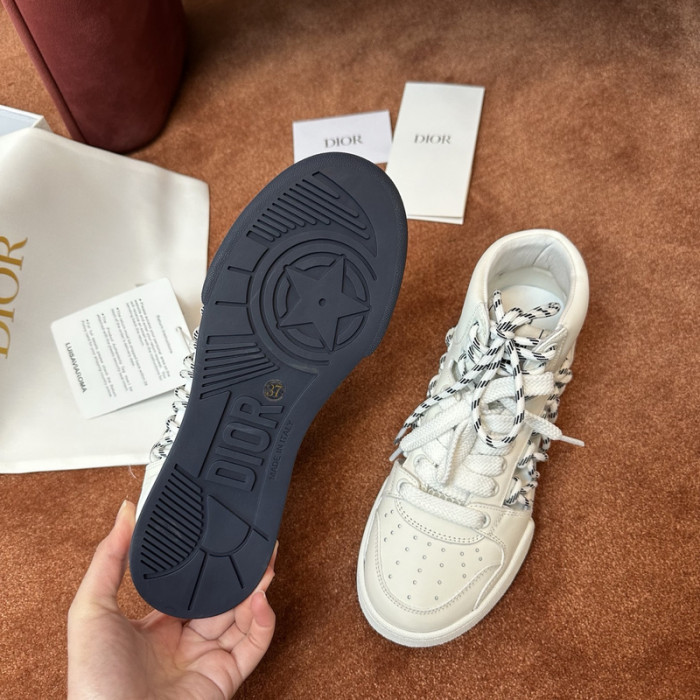 D10R SNEAKER