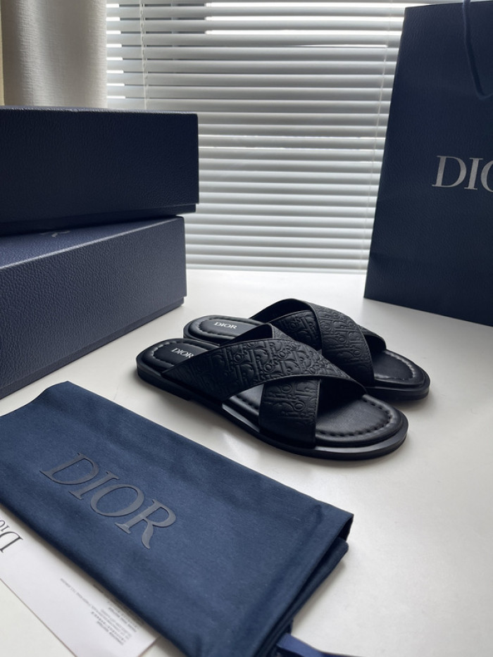 d10r sandal