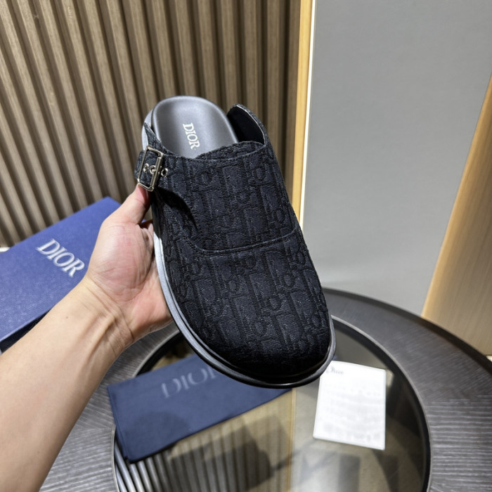 d10r sandal