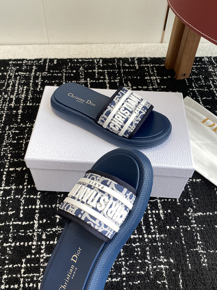 d10r sandal