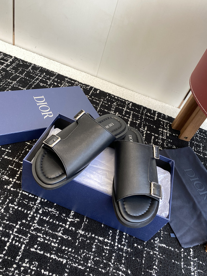 d10r sandal