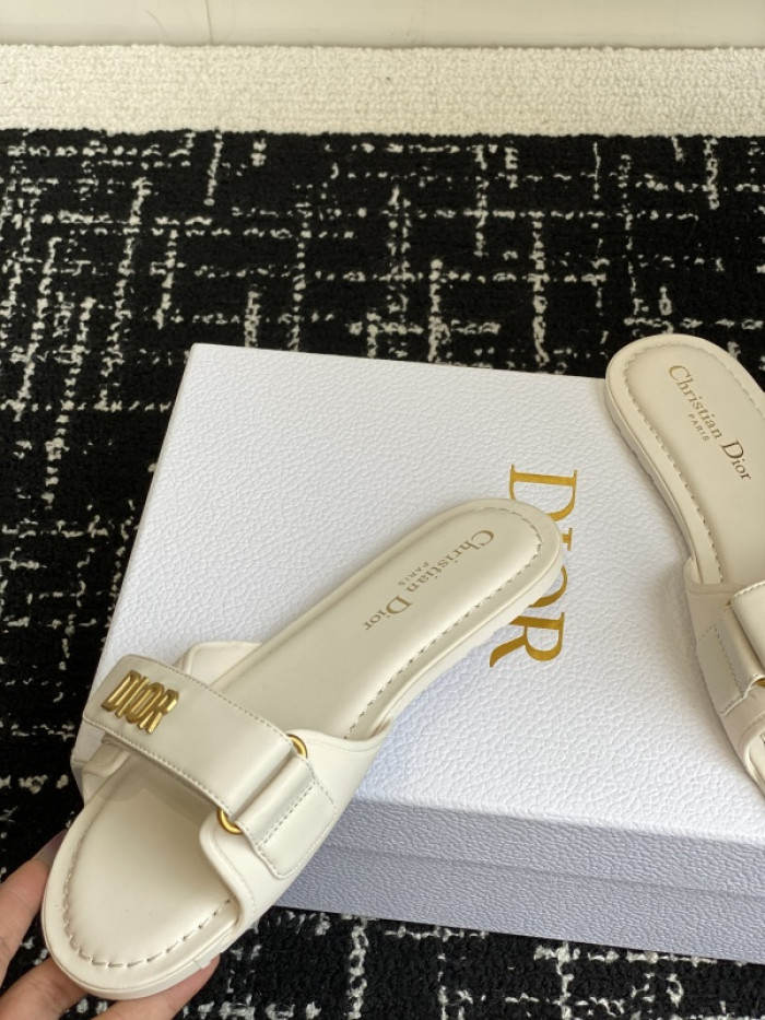 d10r sandal