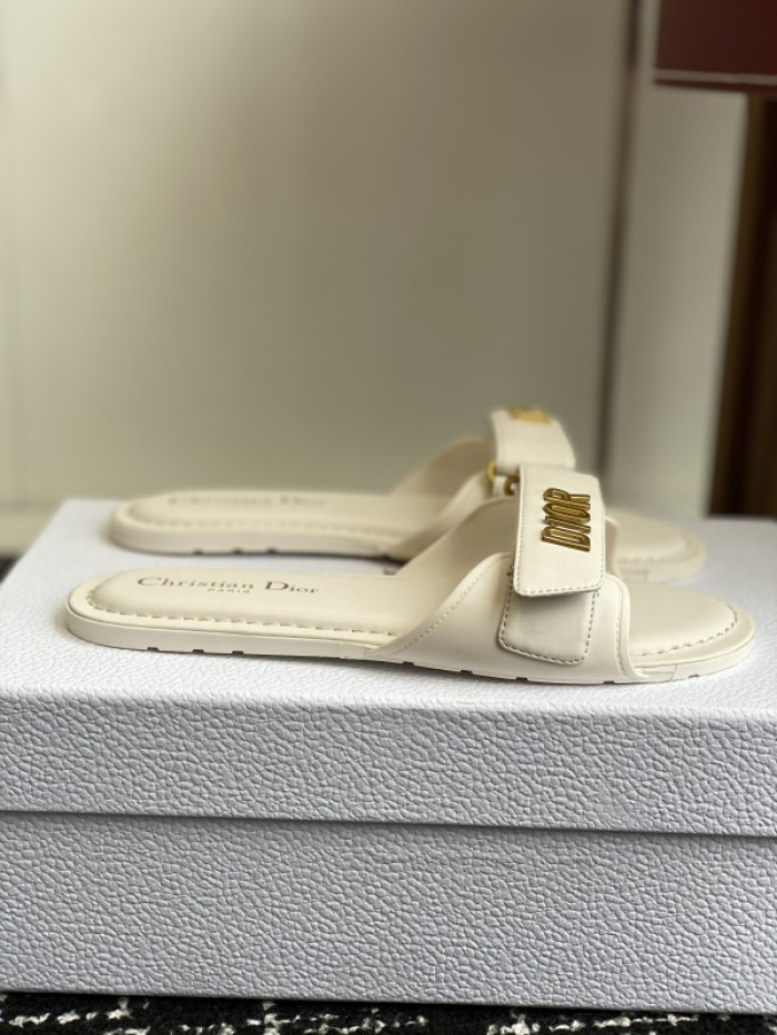 d10r sandal