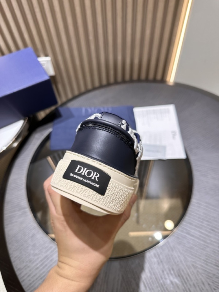 D10R SNEAKER
