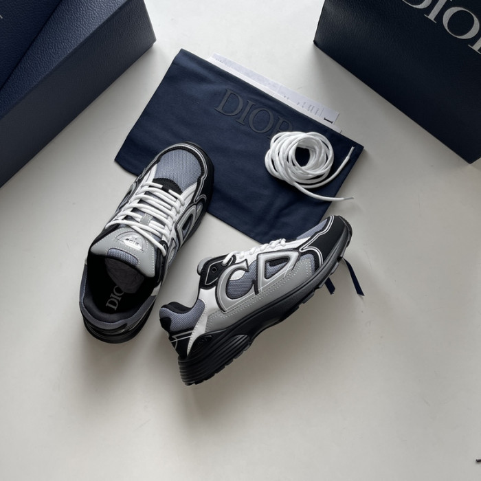 D10R SNEAKER