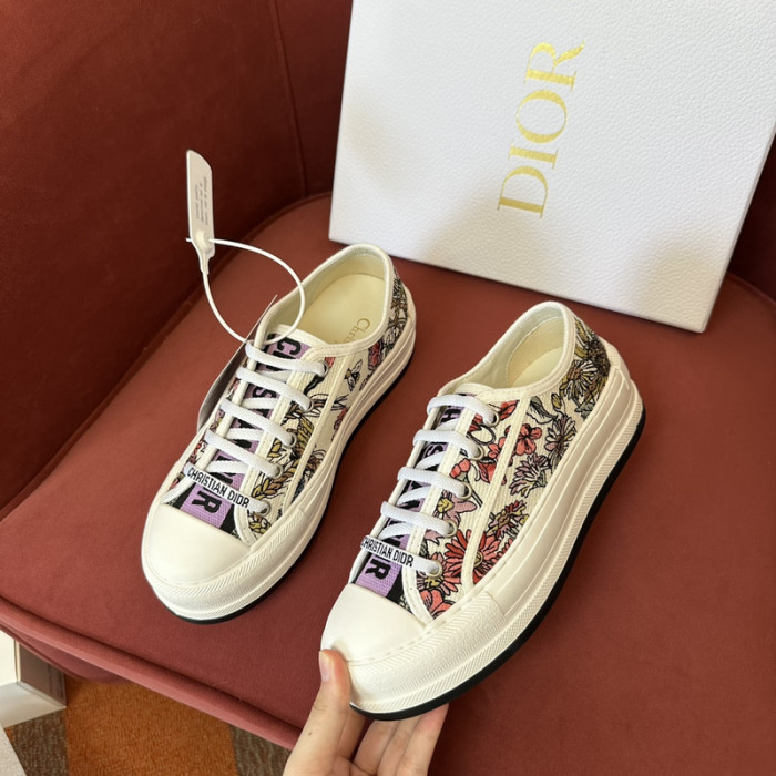 D10R SNEAKER