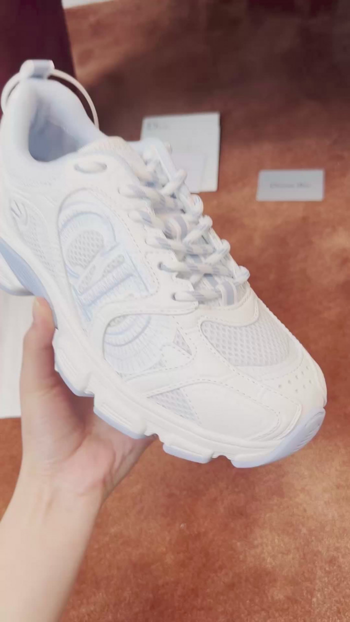 D10R SNEAKER