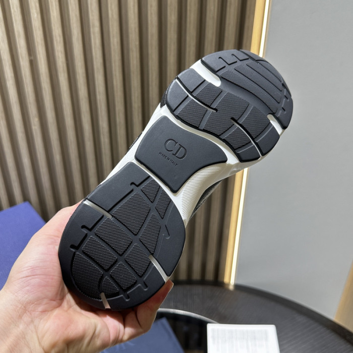 D10R SNEAKER