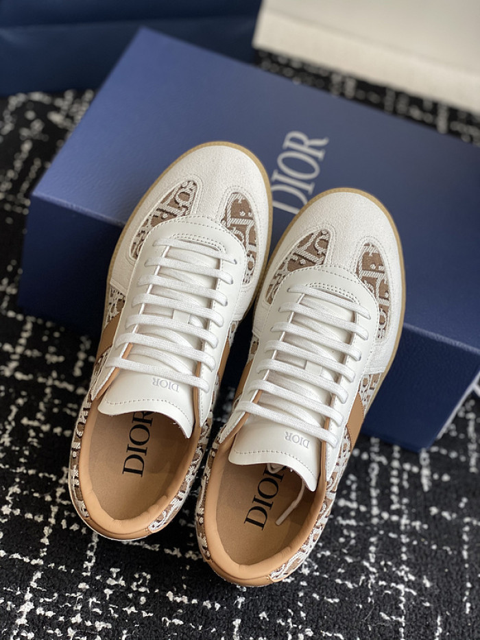 D10R SNEAKER