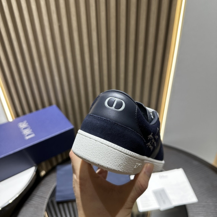 D10R SNEAKER