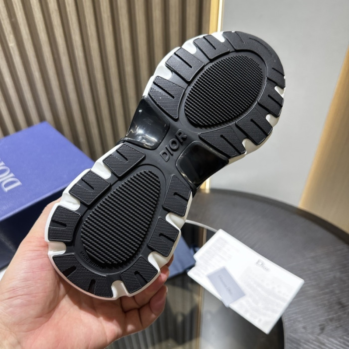 D10R SNEAKER