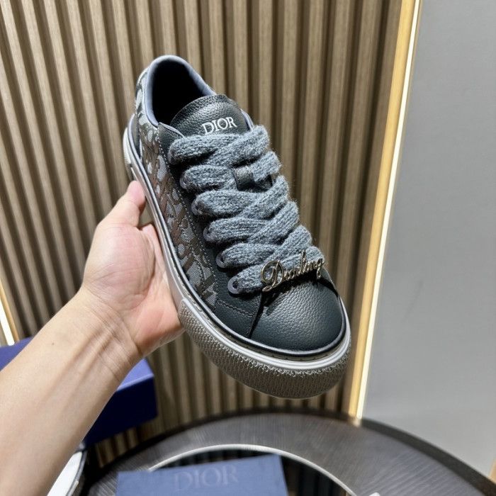 D10R SNEAKER