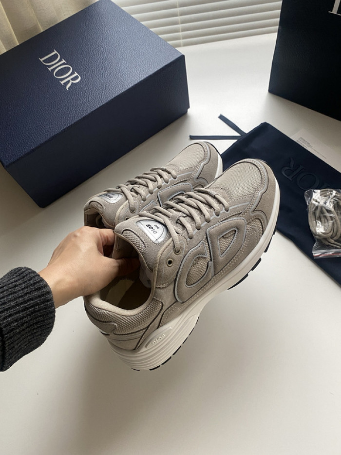 D10R SNEAKER