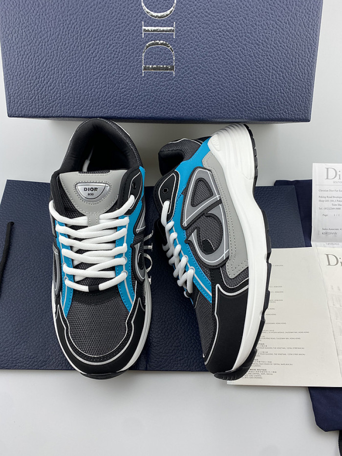 D10R SNEAKER